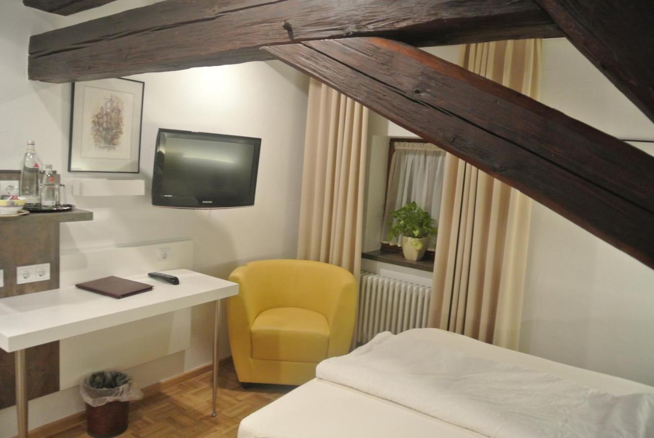 Hotel-Restaurant Goldenes Lamm Dinkelsbühl Dış mekan fotoğraf