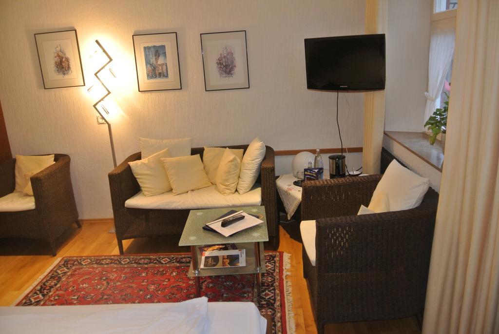 Hotel-Restaurant Goldenes Lamm Dinkelsbühl Oda fotoğraf