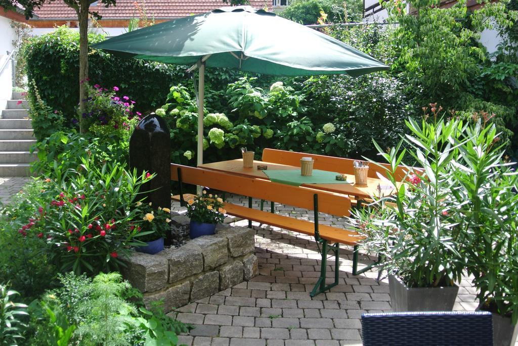Hotel-Restaurant Goldenes Lamm Dinkelsbühl Dış mekan fotoğraf