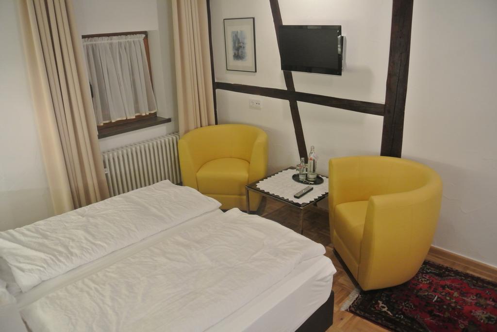 Hotel-Restaurant Goldenes Lamm Dinkelsbühl Dış mekan fotoğraf