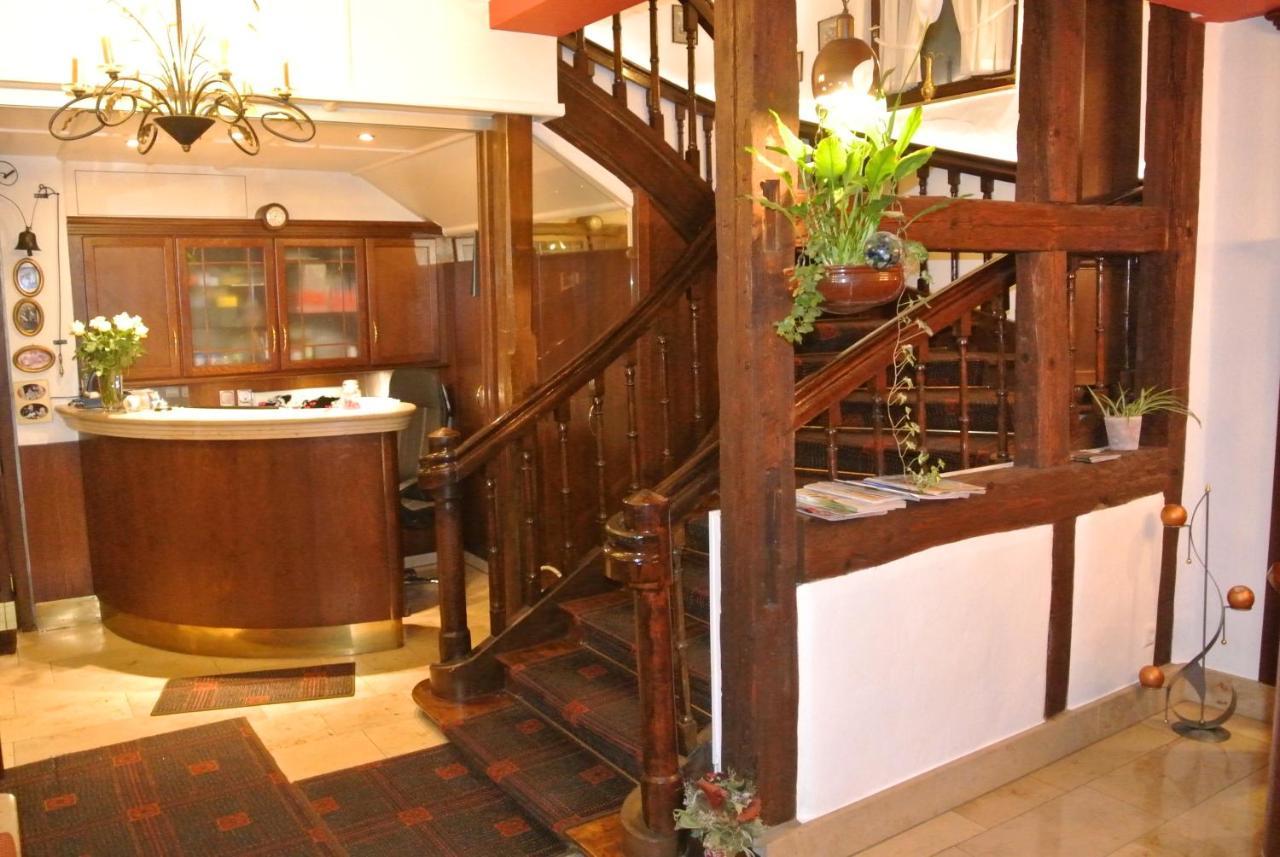 Hotel-Restaurant Goldenes Lamm Dinkelsbühl Dış mekan fotoğraf