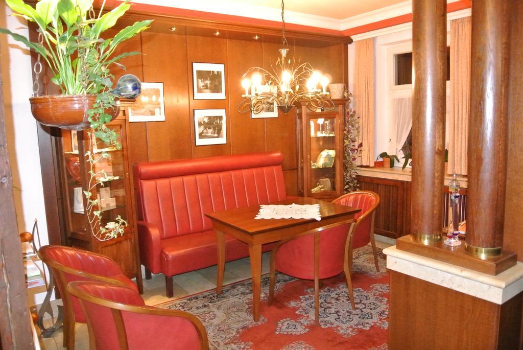 Hotel-Restaurant Goldenes Lamm Dinkelsbühl Dış mekan fotoğraf
