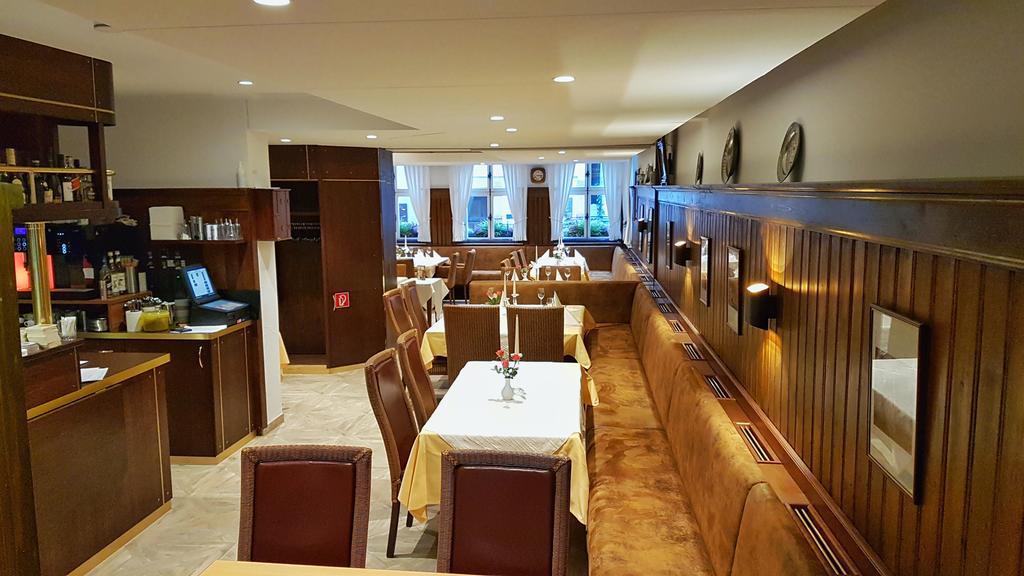 Hotel-Restaurant Goldenes Lamm Dinkelsbühl Dış mekan fotoğraf