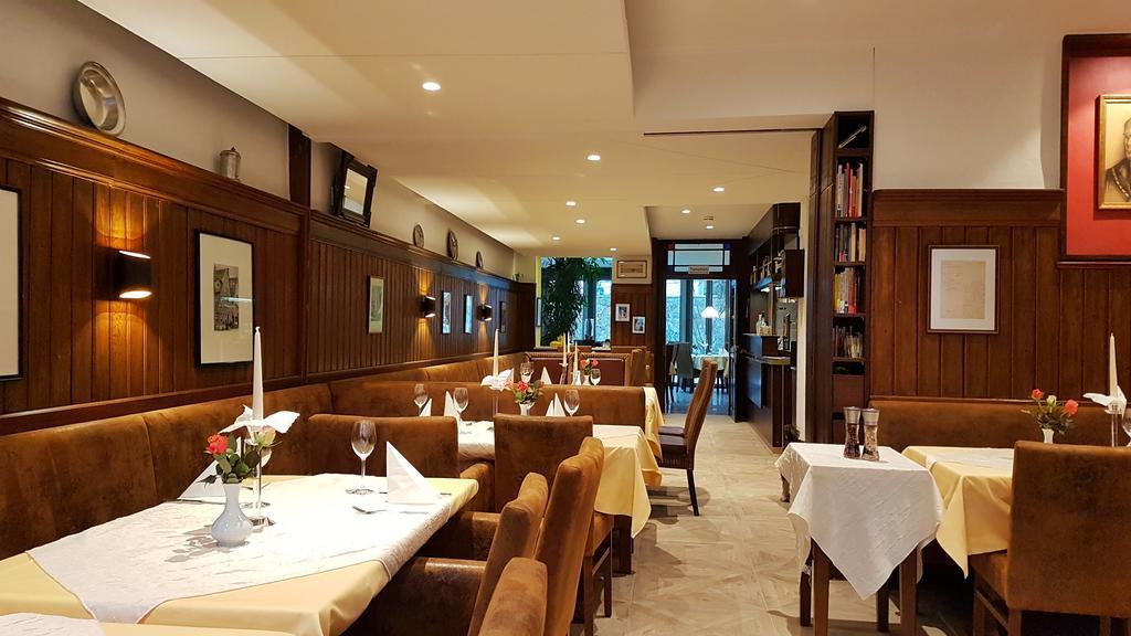 Hotel-Restaurant Goldenes Lamm Dinkelsbühl Dış mekan fotoğraf