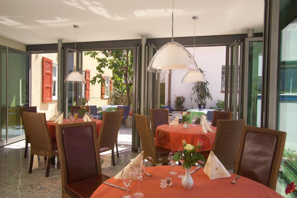 Hotel-Restaurant Goldenes Lamm Dinkelsbühl Dış mekan fotoğraf