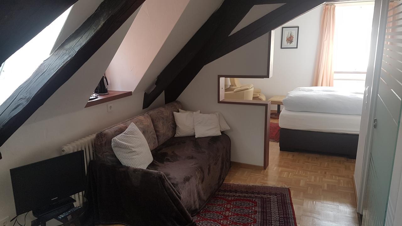 Hotel-Restaurant Goldenes Lamm Dinkelsbühl Dış mekan fotoğraf