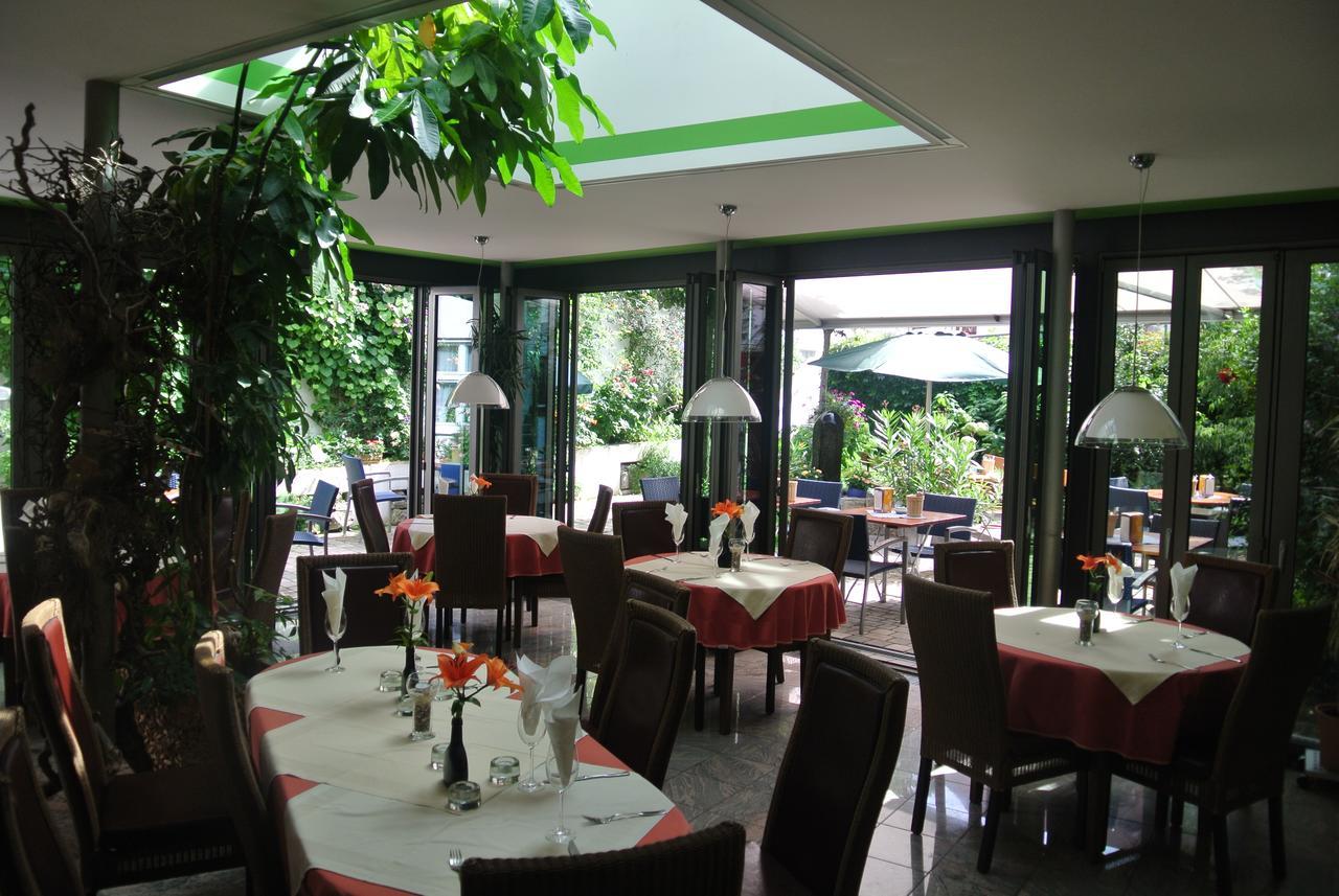 Hotel-Restaurant Goldenes Lamm Dinkelsbühl Dış mekan fotoğraf