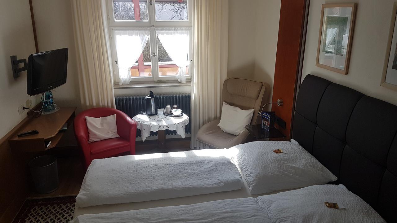 Hotel-Restaurant Goldenes Lamm Dinkelsbühl Dış mekan fotoğraf