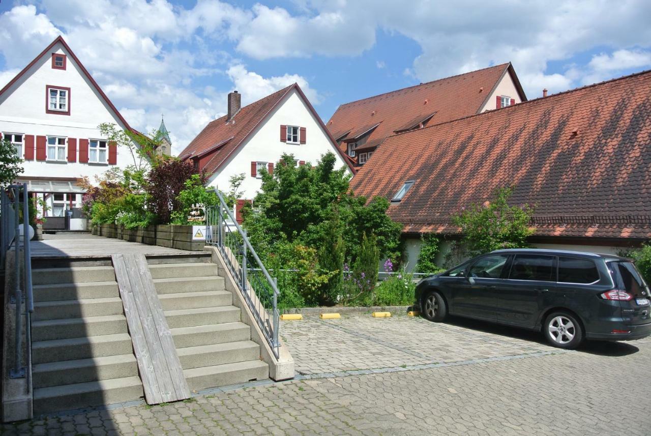 Hotel-Restaurant Goldenes Lamm Dinkelsbühl Dış mekan fotoğraf