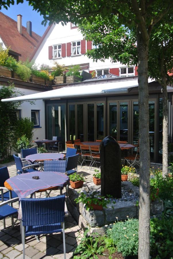 Hotel-Restaurant Goldenes Lamm Dinkelsbühl Dış mekan fotoğraf